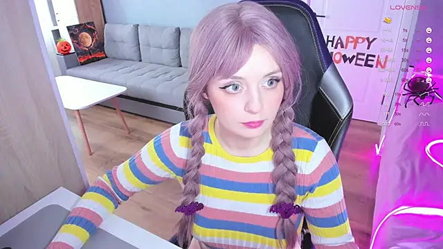 Snapshot of Amy_honey_angel chatting on 11.02.25 Amy honey angel online show from 11.02.25