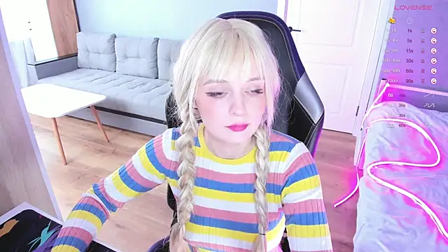 Snapshot of Amy_honey_angel chatting on 02.26.26 Amy honey angel online show from 02.26.26