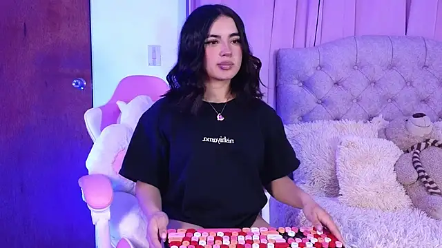 Emily-14 online show from 12.17.24