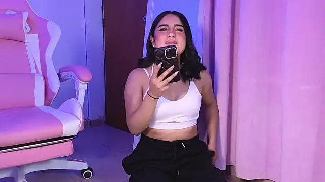 Emily-14 online show from 03.14.25