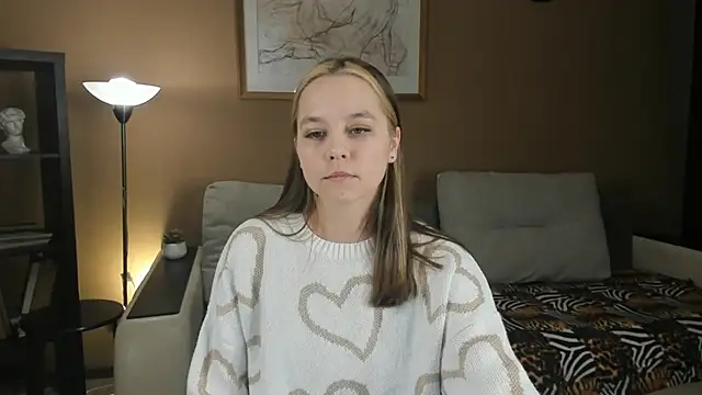 Snapshot of FalineDowlen chatting on 12.12.24 FalineDowlen online show from 12.12.24