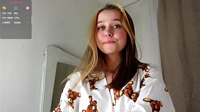 Snapshot of FalineDowlen chatting on 01.16.25 FalineDowlen online show from 01.16.25