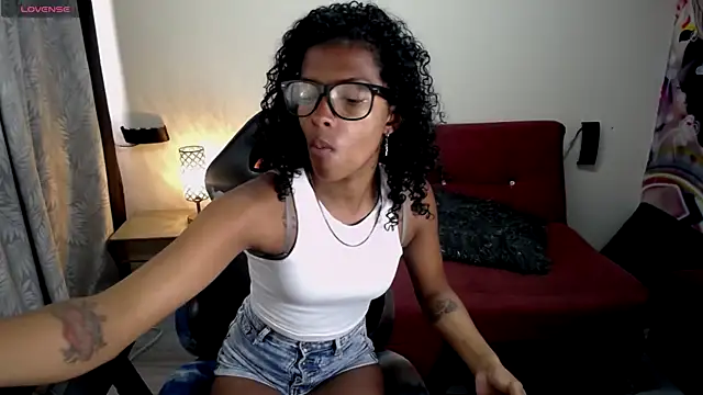 Snapshot of cloe_cooper_ chatting on 09.19.25 cloe cooper online show from 09.19.25