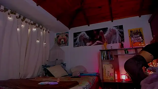 cuteweed420 online show from 02.25.25