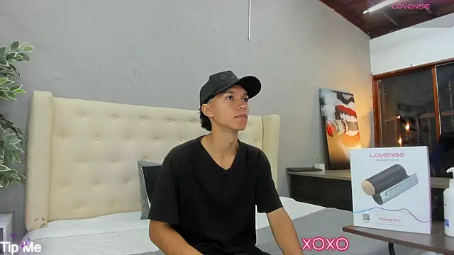 Snapshot of ricky_backus chatting on 03.04.25 ricky backus online show from 03.04.25