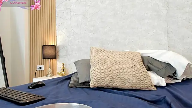 Freyaa   online show from 02.08.25