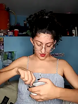 Snapshot of LoveElectra chatting on 01.12.25 LoveElectra online show from 01.12.25