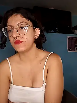 Snapshot of LoveElectra chatting on 01.20.25 LoveElectra online show from 01.20.25