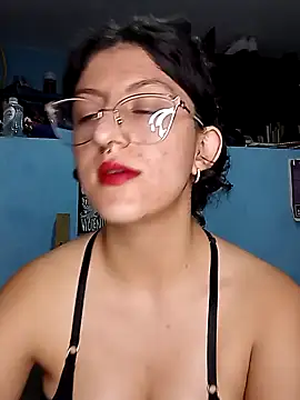 Snapshot of LoveElectra chatting on 02.01.25 LoveElectra online show from 02.01.25