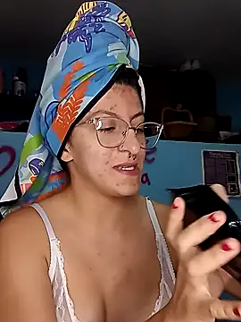 Snapshot of LoveElectra chatting on 03.18.25 LoveElectra online show from 03.18.25