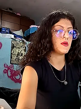 Snapshot of LoveElectra chatting on 11.09.25 LoveElectra online show from 11.09.25