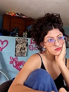 Snapshot of LoveElectra chatting on 01.09.26 LoveElectra online show from 01.09.26