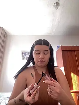 Snapshot of SaraBraun_ chatting on 01.21.25 SaraBraun online show from 01.21.25