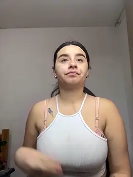 Snapshot of SaraBraun_ chatting on 10.02.25 SaraBraun online show from 10.02.25