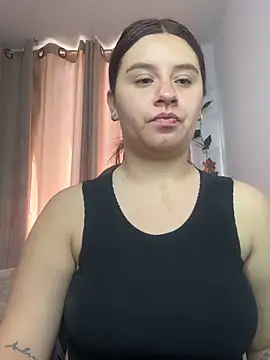 Snapshot of SaraBraun_ chatting on 11.19.25 SaraBraun online show from 11.19.25