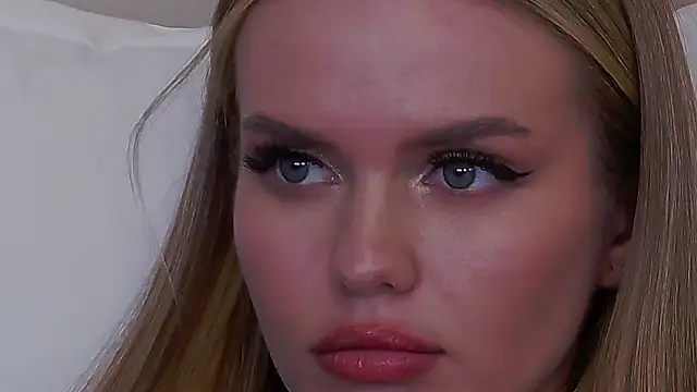 Snapshot of KristinaMaers chatting on 02.24.25 KristinaMaers online show from 02.24.25