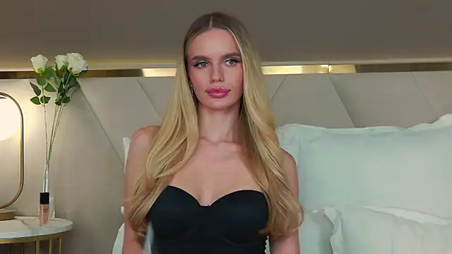 Snapshot of KristinaMaers chatting on 12.01.25 KristinaMaers online show from 12.01.25