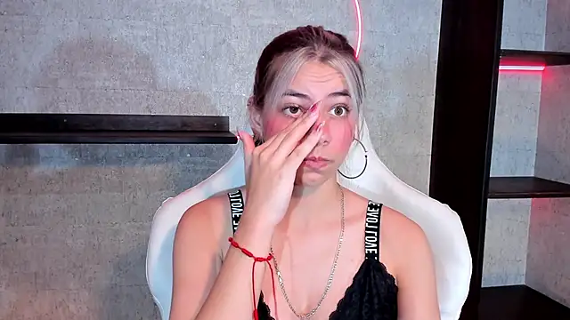 ArtemisaBlake online show from 01.14.25