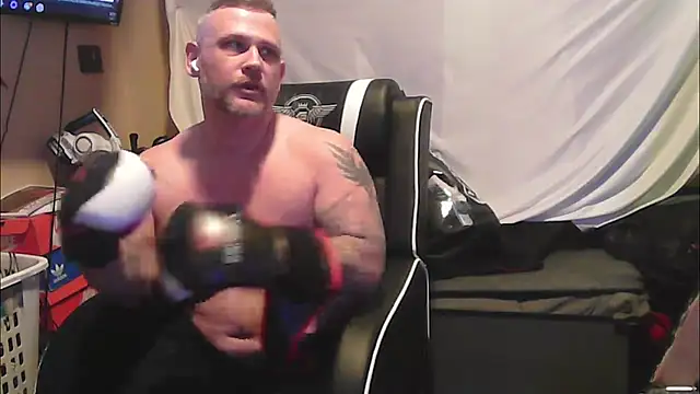 Snapshot of TwoFarty240 chatting on 01.07.26 TwoFarty240 online show from 01.07.26