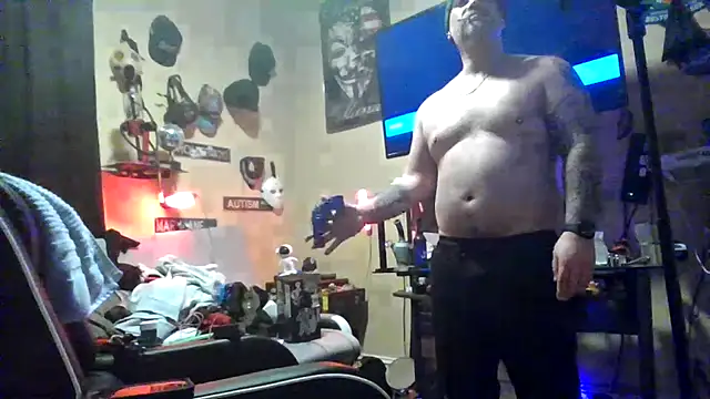 Snapshot of TwoFarty240 chatting on 01.13.26 TwoFarty240 online show from 01.13.26