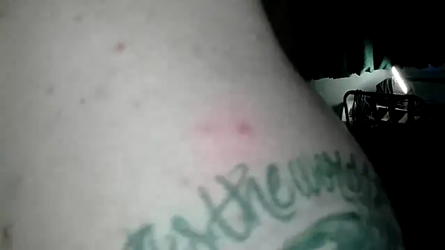 Snapshot of TwoFarty240 chatting on 04.02.26 TwoFarty240 online show from 04.02.26