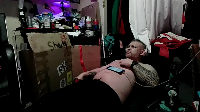 Snapshot of TwoFarty240 chatting on 04.07.26 TwoFarty240 online show from 04.07.26