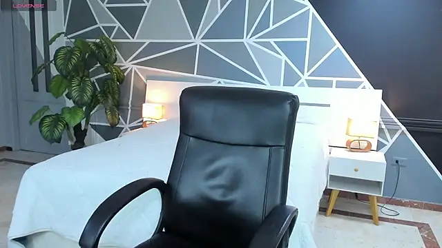 Snapshot of Lucifer_shadow chatting on 01.27.25 Lucifer shadow online show from 01.27.25