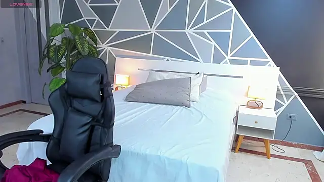 Snapshot of Lucifer_shadow chatting on 02.27.25 Lucifer shadow online show from 02.27.25