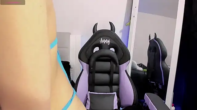 Snapshot of Any_Roussee chatting on 01.17.25 Any Roussee online show from 01.17.25