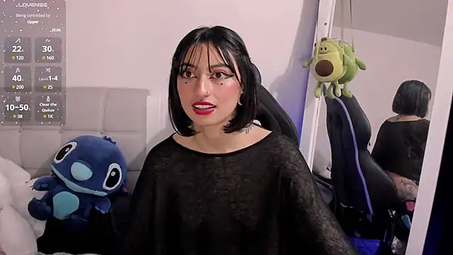 Snapshot of Any_Roussee chatting on 01.25.25 Any Roussee online show from 01.25.25