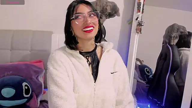 Snapshot of Any_Roussee chatting on 03.10.25 Any Roussee online show from 03.10.25