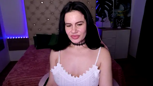 Snapshot of KattieSims chatting on 03.20.25 KattieSims online show from 03.20.25