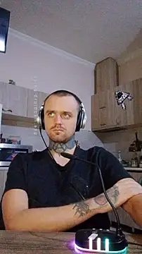 Snapshot of HappyZebra13 chatting on 03.18.25 HappyZebra13 online show from 03.18.25