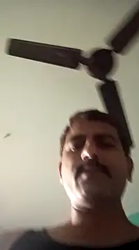 Snapshot of Smarterboytravel chatting on 12.23.24 Smarterboytravel online show from 12.23.24