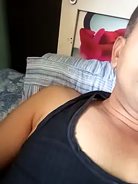 Snapshot of Smarterboytravel chatting on 01.09.25 Smarterboytravel online show from 01.09.25