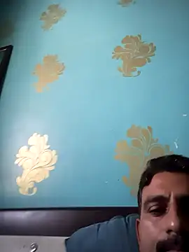 Snapshot of Smarterboytravel chatting on 01.23.25 Smarterboytravel online show from 01.23.25