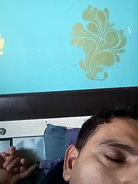 Snapshot of Smarterboytravel chatting on 01.24.25 Smarterboytravel online show from 01.24.25