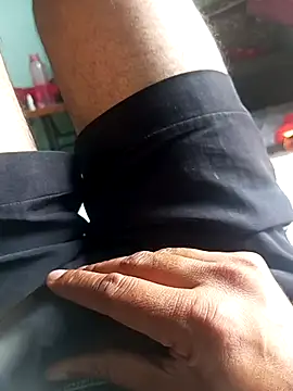 Snapshot of Smarterboytravel chatting on 09.09.25 Smarterboytravel online show from 09.09.25