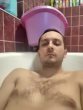 Snapshot of Kondzio chatting on 12.15.24 Kondzio online show from 12.15.24