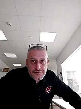 Snapshot of Husoban chatting on 11.06.25 Husoban online show from 11.06.25