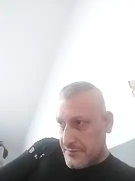 Snapshot of Husoban chatting on 11.18.25 Husoban online show from 11.18.25