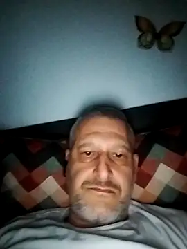 Snapshot of Husoban chatting on 11.25.25 Husoban online show from 11.25.25