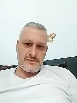 Snapshot of Husoban chatting on 11.26.25 Husoban online show from 11.26.25