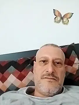 Snapshot of Husoban chatting on 12.14.25 Husoban online show from 12.14.25