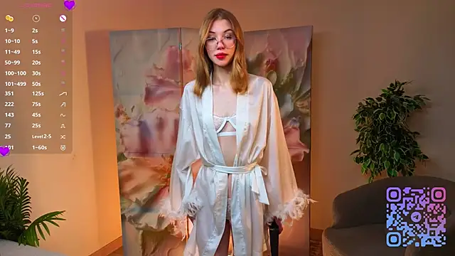 Snapshot of UdelaAllston chatting on 11.27.25 UdelaAllston online show from 11.27.25