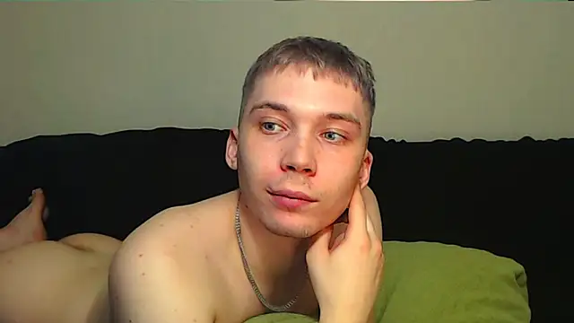 Snapshot of __sugarrebit chatting on 02.03.25 sugarrebit online show from 02.03.25