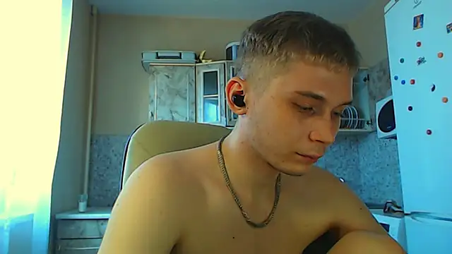 Snapshot of __sugarrebit chatting on 02.08.25 sugarrebit online show from 02.08.25