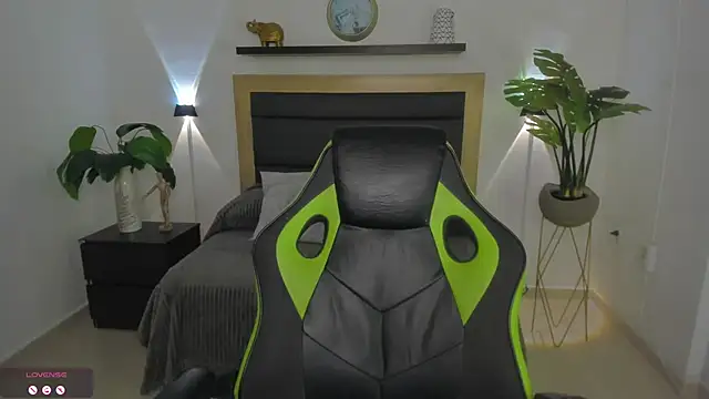 catleya 0 online show from 02.22.25