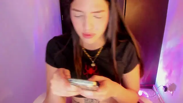 Snapshot of maria_mendez_ chatting on 10.21.25 maria mendez online show from 10.21.25