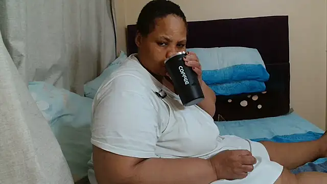 Snapshot of Bbw255 chatting on 06.19.26 Bbw255 online show from 06.19.26